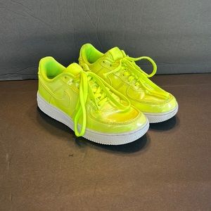 Nike Air Force 1’s LV8 Up UV Volt kids shoes size 1Y